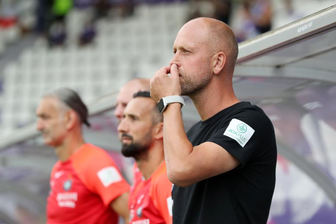 Ein schlimmes Debakel für den FC Erzgebirge: Rost nimmt 1:5-Niederlage auf seine Kappe - Timo Rost fasst sich an die Nase. Der Trainer des FC Erzgebirge muss sich etwas einfallen lassen, damit seine Mannschaft in der Dritten Liga möglichst schnell in die Spur kommt.