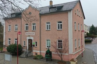 Ein schöneres Haus für die Vereine in Mosel - Das ehemalige Rathaus und jetzige Stadtteilzentrum in Mosel soll ausgebaut werden. Erste Arbeiten fanden bereits in Eigenregie statt. 
