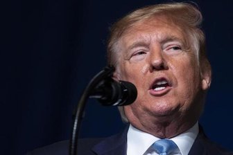 Ein Schritt zurück - US-Präsident Donald Trump.