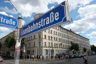 Ein Schwerverletzter auf Eisenbahnstraße in Leipzig - Eine Person wurde verletzt. (Symbolbild)