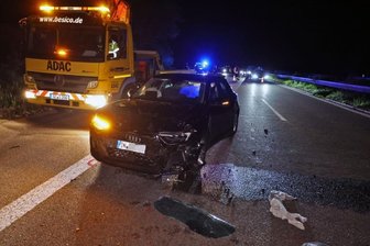 Ein Schwerverletzter nach Unfall auf B 93 - Das beschädigte Fahrzeug.