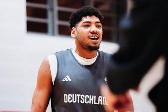 Ein Spieler der Niners Chemnitz im Kader des Welt- und Europameisters: Kostja Mushidi kann auf einige Minuten auf dem Feld hoffen - Kostja Mushidi spielt seit Sommer 2025 für die Niners Chemnitz. An diesem Wochenende gehört er zum Kader der Deutschen Nationalmannschaft.