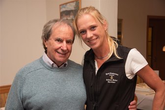 Ein Star mag es gutbürgerlich: Wo Chris de Burgh nach seinem Konzert in Bad Elster einkehrte - Chris de Burgh hat nach seinem Konzert im ausverkauften Naturtheater Bad Elster bei Nicole Schneider im Restaurant „Goldner Anker“ zu Abend gegessen.