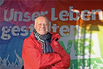 Ein streitbarer Gewerkschafter geht in den Ruhestand - Ein Gewerkschafter, der nicht nur auf seinen Tisch guckt: Stefan Kademann. 