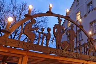 Ein Stück Ortsgeschichte: Schwibbogen in Gersdorf -