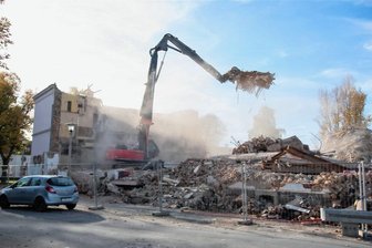 Ein Stück Stadtgeschichte verschwindet: Das Schützenhaus in Oelsnitz - 