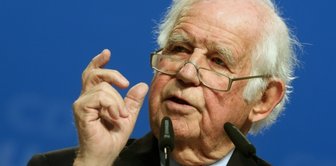 Ein teurer König - Einst Wahlsieger, nun Ladenhüter: Kurt Biedenkopf (86).