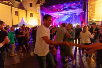 Ein Ticket ins Osterkörbchen: Für diese Sommer-Events in Freiberg und Umgebung sollte man sich fix Karten sichern - Mit der beliebten Ü30-Party starten die Freiberger Sommernächte im Juni in ihre 16. Saison.