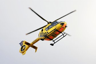 Ein Toter, ein Verletzter: Zwei schwere Verkehrsunfälle im Erzgebirge - Rettungshubschrauber im Einsatz - Im Erzgebirge haben sich am Mittwoch zwei folgenschwere Verkehrsunfälle ereignet.
