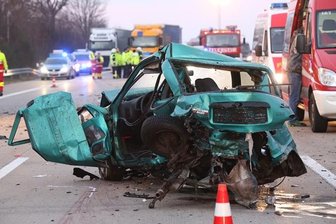 Ein Toter und ein Schwerverletzter bei Unfall auf A4 -