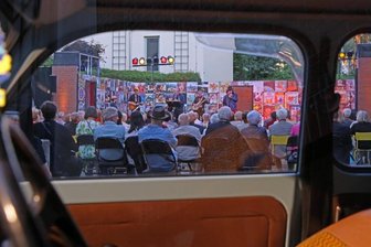 Ein Trabant als Lied und als Kulisse - 