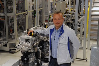 Ein Urgestein im VW-Motorenwerk: Bessere Verbrennungsmotoren als die Chemnitzer gibt es nicht - Von Beginn an im VW-Motorenwerk in Chemnitz dabei: Wolf-Eike-Kurth.
