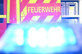 Ein Verletzter bei Wohnungsbrand im Vogtland - Bei der Bekämfpung des Wohnungsbrandes in Elsterberg waren 56 Feuerwehrleute im Einsatz.