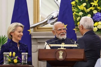 Ein vielversprechender Markt und Partner - EU-Kommissionspräsidentin Ursula von der Leyen, Indiens Premier Narendra Modi (M.)und EU-Ratspräsident Antonio Costa haben das Abkommen formell besiegelt.