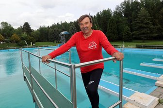 Ein Vo(i)gtländer geht in Rente: Wer jetzt Schwimmmeister ist im Rebesgrüner Freibad - Seit 35 Jahren ist das Rebesgrüner Bad das zweite Zuhause von Ralf Voigtländer. Am 31. März hatte er seinen letzten Arbeitstag.