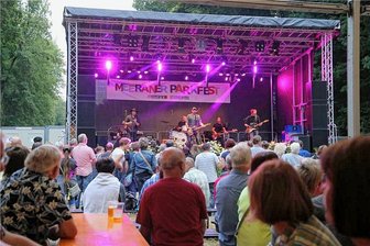 Ein Wochenende, zwei Events: Nehmen sich Meerane und Glauchau gegenseitig Gäste weg? - Vor vier Jahren wurde zum letzten Mal im Wilhelm-Wunderlich-Park in Meerane gefeiert. Nach der Jubiläumsausgabe mussten die Stadtparkfeste vornehmlich wegen der Coronapandemie abgesagt werden.