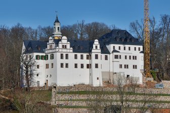 Einblicke ins historische Lichtensteiner Schlossleben und Ausblicke in die Zukunft - Das Lichtensteiner Schloss strahlt weithin sichtbar. Nun öffnet es wieder seine Türen.