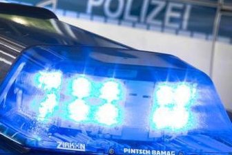 Einbrecher schaltet Strom in Auerbacher Spielothek ab - Ein unbekannter Täter ist in der Nacht zum Samstag in eine Spielothek in Auerbach eingestiegen. Dort stahl er nichts - schaltete aber den Strom ab.