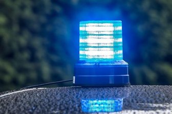 Einbrecher suchen Klingenthal heim - Einbrecher suchen Klingenthal heim: In der Nacht zum Mittwoch haben Unbekannte Werkzeuge, Geld und Zigaretten erbeutet. 
