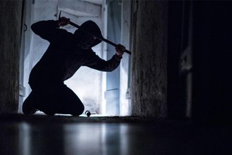 Einbrecher und Buntmetalldiebe in Glauchau am Werk - An der Otto-Schimmel-Straße wurde die Eingangstür einer Firma aufgehebelt.