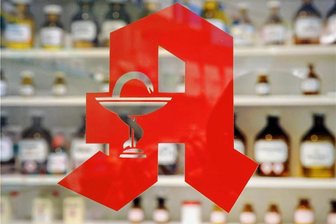 Einbruch in Apotheke in Zwickau: Täter bleiben ohne Beute - Einbrecher waren zwischen Samstagmittag und Sonntagvormittag in einer Apotheke an der Scheffelstraße in Zwickau.