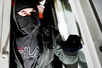Einbruch in Bestattungsinstitut - Zeugen gesucht - Unbekannte Einbrecher wählten ein Bestattungsinstitut als ihr Ziel.