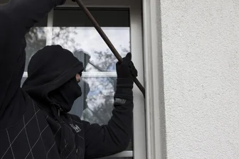 Einbruch in Chemnitzer Studi-WG: Wo ist die 22.000-Euro-Uhr? - Gekippte Balkontüren machen es Einbrechern leicht. (Symbolbild)