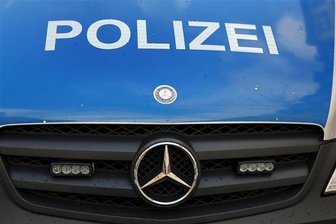 Einbruch in Supermarkt: Polizei stoppt 62-Jährigen mit Einkaufstüten - Dank aufmerksamer Einwohner hat die Polizei am Sonntagabend in Glauchau einen mutmaßlichen Einbrecher auf frischer Tat ertappt.