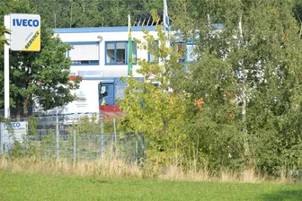 Einbruchserie in Freiberg: Tatverdächtiger gestellt - Der Fahrzeug-Service Claußnitzer an der Dresdner Straße in Freiberg ist Opfer einer Einbruchserie geworden. Die Firma hat bereits einen Wachschutz und Kameras. Nun will sie ihre Sicherheitsmaßnahmen ausweiten.