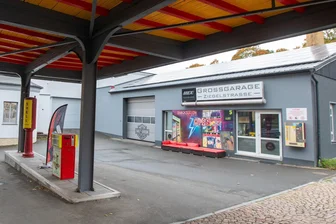 Einbruchsserie in Plauener Automaten-Shops: Treibt eine Jugendbande ihr Unwesen? - Seit August betreibt ein Reichenbacher in der ehemaligen Tankstelle an der Plauener Ziegelstraße einen 24-Stunden-Shop. Dort drangen jetzt mehrfach Diebe ein.