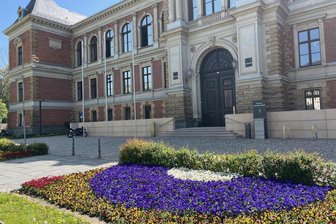Einbruchstour durch das nördliche Vogtland: Gericht muss Angeklagte ziehen lassen - Ein Paar aus dem Vogtland musste sich am Dienstag von dem Landgericht Zwickau wegen schweren Diebstahls verantworten.