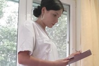 Eine 18-Jährige mit vielen Talenten - Hanna Drechsler arbeitete in den Ferien im Hilbersdorfer Altenheim.