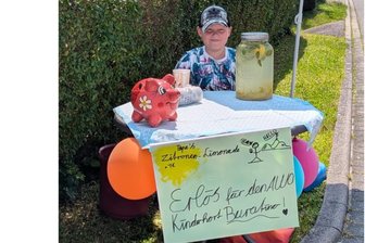 Eine besondere Limo-Spendenaktion und viele fleißige Wechselburger für den Hort - Pepe Thieme hat selbst gemachte Limonade hergestellt und die Einnahmen dem Hort in Wechselburg gespendet.