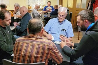 Eine besonders reizende Gesellschaft - Die Skatrunde aus Ebersbrunn ist in die Oberliga aufgestiegen. 