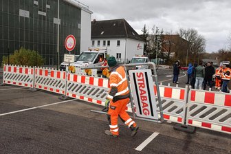 Eine Engstelle weniger: Zwickauer Olzmannstraße ist wieder freigegeben - Endlich wird aufgeräumt: Die Olzmannstraße ist am Montag wieder für den Verkehr freigegeben worden.