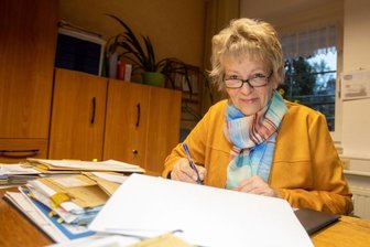 "Eine Explosion der Heuschrecken" - Marlies Hager, Vorsitzende des Vogtländischen Mietervereins: Auf ihrem Schreibtisch landen zunehmend Fälle, bei denen es um Konflikte zwischen Mietern und bundesweit tätigen Immobilienunternehmen geht.