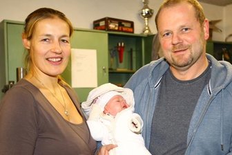 Eine glückliche Rodel-Familie - 