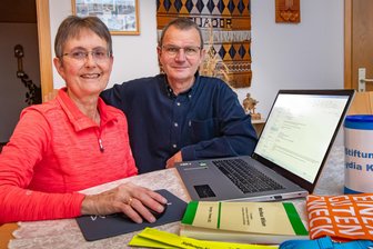 Eine Mail, die sprachlos macht: Wenn die frohe Botschaft nicht bis Weihnachten warten kann - Ines und Ronald Kaulfuß unterstützen mit dem Stiftungsverein Lydia Kaulfuß Betroffene von Morbus Wilson. Nun meldete sich die Mutter eines vor rund 20 Jahren erkrankten Kindes.