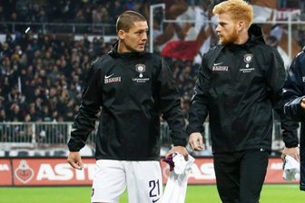 Eine Portion mehr Hauruck - Adam Susac (links), hier mit Fabian Kalig, zog sich in dieser Saison nur für sechs Minuten das Trikot über.