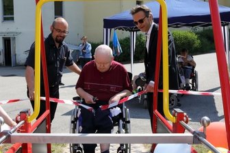 Eine Schaukel für Rolli-Fahrer - 