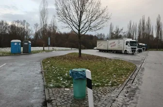 Eine unendliche Geschichte: Raststättenplanung an der B 93 in Zwickau - Die Parkplätze an der B 93 zwischen den Anschlussstellen Crossen und Mosel sollen zu Raststätten mit WC-Gebäuden umgebaut werden. Doch sieben Jahren nach dieser Ankündigung gibt es weiter Dixi-Klos.