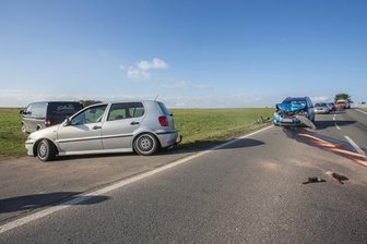 Eine verletzte Person nach Unfall auf S 223 -