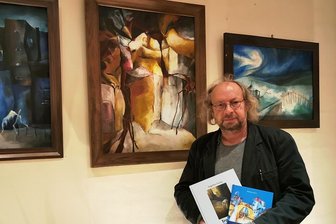 Eine Vernissage so emotional wie nie - Matthias Zwarg hat die Laudatio zur Ausstellung mit Bildern seiner vor drei Jahren verstorbenen Frau gehalten.