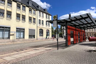 Eine Woche Test in Reichenbach: Bus-Rendezvous zieht an die Haltestelle Roßplatz um - Für den Rendezvous-Verkehr der Busse soll eine neue Variante am Roßplatz getestet werden.