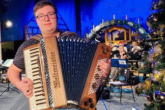 Einer der besten Akkordeonbauer Deutschlands kommt aus dem Erzgebirge - Vincent Hünefeld aus Grünhain-Beierfeld ist Deutschlands bester Handzuginstrumentenmacher. Die Urkunde der Handwerkskammer hat er sich per Sonderprüfung und mit einem einzigartigen Gesellenstück verdient.