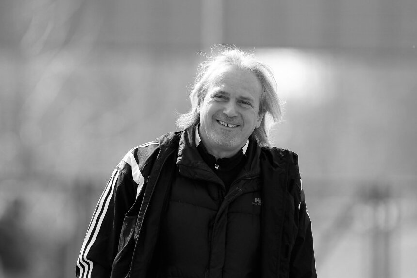 Einer der prägendsten sächsischen Fußballer: Hans Richter mit 63 Jahren gestorben - Hans Richter ist im Alter von 63 Jahren verstorben.