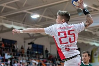 Einheit nach zwölftem Sieg kaum noch zu stoppen - Jan Kacin machte in Aue ein überragendes Spiel für die Plauener und war neben Peter Linhart (beide je 10 Treffer) erfolgreichster Werfer.