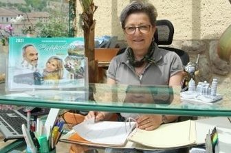 Einkaufen fast wie in alten Zeiten - Bei Annette Ebert im Niederwiesaer Reisebüro wird wieder gebucht.