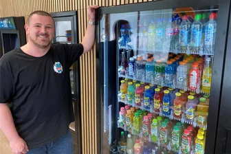 Einkaufen rund um die Uhr: Automaten-Supermarkt eröffnet in Plauen - Stefan Linke ist Geschäftsführer der 24-7-Store GmbH, das Unternehmen betreibt bisher drei Automaten-Märkte in Bayern. Der Standort Plauen ist der erste in Sachsen.