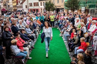Einkaufsnacht lockt in Penigs Innenstadt - Die Modenschau zur Peniger Einkaufsnacht, die im Vorjahr auf großes Interesse stieß, soll es wieder geben.